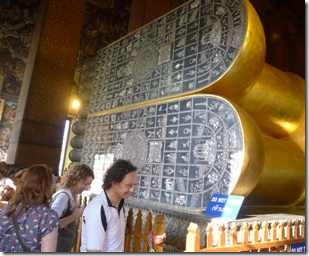 Bangkok vid Buddhas fotsulor av parlemor