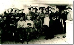 Mia och Emy med besattningen pa Atlantic i Melbourne 1886