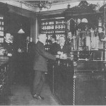 Apotek Lejonet på Drottninggatan 27, Vitalis Wickberg 1910
