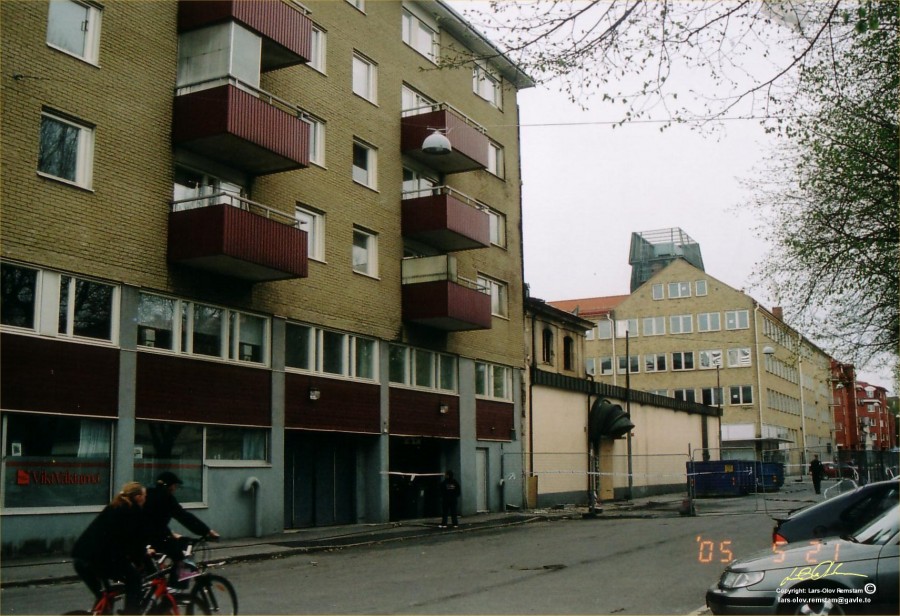 Även grannhuset måste evakueras